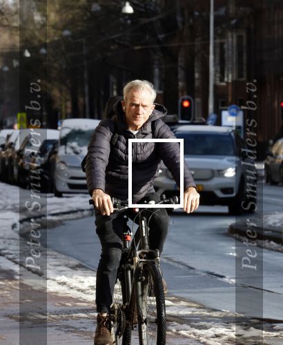 Amsterdam 6 januari 2026
Jaap Jongbloed vertrekt bij zijn sportschool op de fiets naar huis .