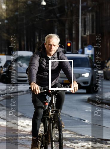 Amsterdam 6 januari 2026
Jaap Jongbloed vertrekt bij zijn sportschool op de fiets naar huis .