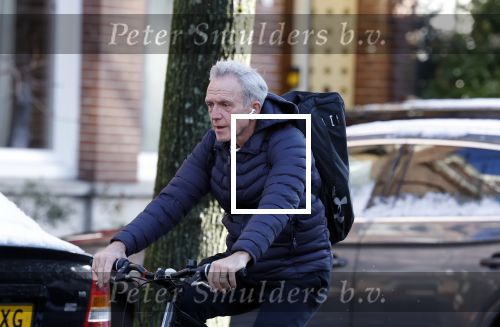 Amsterdam 6 januari 2026
Jaap Jongbloed vertrekt bij zijn sportschool op de fiets naar huis .