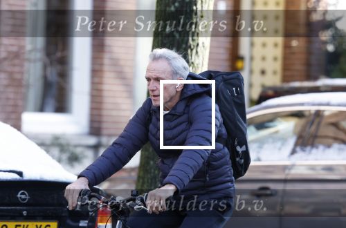 Amsterdam 6 januari 2026
Jaap Jongbloed vertrekt bij zijn sportschool op de fiets naar huis .