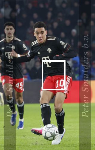 Eindhoven, 28 Januari 2026
Laatste wedstrijd in voorronde Champions League
PSV-Bayern Munchen, eindstand 1-2
Jamal Musiala in duel met