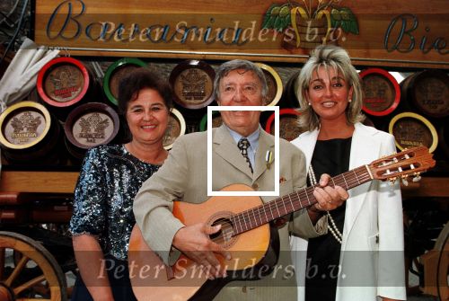 Weert juli 1998
Johnny Hoes met dochter Jacquemine en kleindochter Doreen
Foto bestemd voor Annemart pag. 2 Vuurwerk