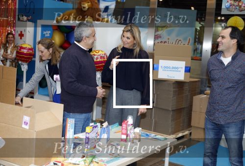 Rotterdam 15 januari 2026
Koningin Maxima bezoekt stichting jarige Job en pakt samen met de andere vrijwilligers de miljoenste doos / box in .