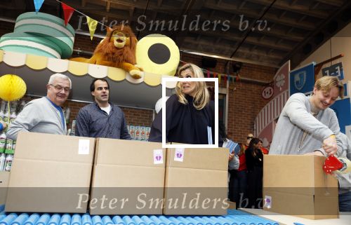 Rotterdam 15 januari 2026
Koningin Maxima bezoekt stichting jarige Job en pakt samen met de andere vrijwilligers de miljoenste doos / box in .