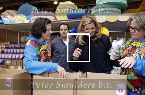 Rotterdam 15 januari 2026
Koningin Maxima bezoekt stichting jarige Job en pakt samen met de andere vrijwilligers de miljoenste doos / box in .