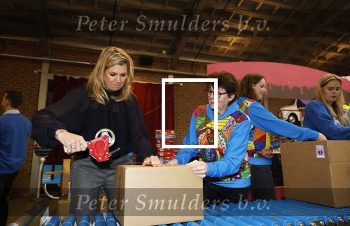Rotterdam 15 januari 2026
Koningin Maxima bezoekt stichting jarige Job en pakt samen met de andere vrijwilligers de miljoenste doos / box in .