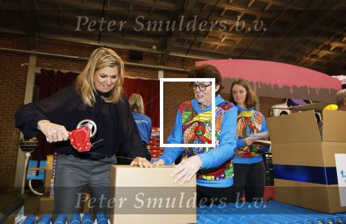 Rotterdam 15 januari 2026
Koningin Maxima bezoekt stichting jarige Job en pakt samen met de andere vrijwilligers de miljoenste doos / box in .