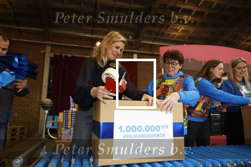 Rotterdam 15 januari 2026
Koningin Maxima bezoekt stichting jarige Job en pakt samen met de andere vrijwilligers de miljoenste doos / box in .