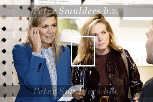 Eindhoven 26 oktober 2023
Koningin Maxima op bezok bij de dutch design week in Eindhoven . Maxima had haar goede vriendin Mariska Dietz mee genomen . Mariska Heeft paleis huis Den Bosch ingericht .