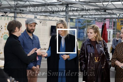 Eindhoven 26 oktober 2023
Koningin Maxima op bezok bij de dutch design week in Eindhoven . Maxima had haar goede vriendin Mariska Dietz mee genomen . Mariska Heeft paleis huis Den Bosch ingericht .