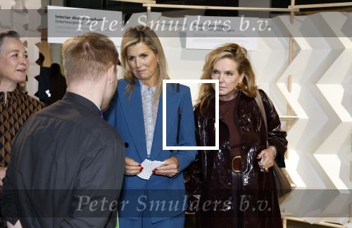 Eindhoven 26 oktober 2023
Koningin Maxima op bezok bij de dutch design week in Eindhoven . Maxima had haar goede vriendin Mariska Dietz mee genomen . Mariska Heeft paleis huis Den Bosch ingericht .