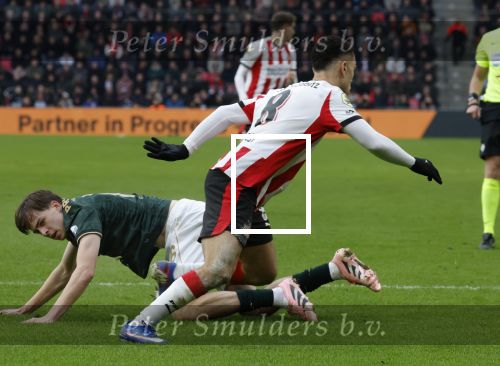 Eindhoven, 1 Februari 2026
Kompetitiewedstrijd PSV-Feyenoord, eindstand 3-0
Leo Sauer en Sergino Dest