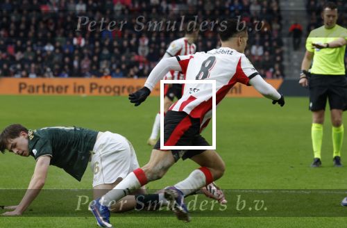 Eindhoven, 1 Februari 2026
Kompetitiewedstrijd PSV-Feyenoord, eindstand 3-0
Leo Sauer en Sergino Dest