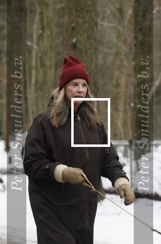 Huizen 11 januari 2026
Linda de Mol en haar partner Jeroen Rietbergen laten in een koud Huizen hun twee honden uit . Ze zijn beide warm aangekleed .