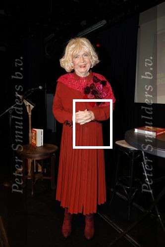 Amsterdam 12 januari 2026
Paul Haenen als Magreet Dolman . Presentatie boek bij theater de Richel