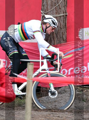 Mol Belgie 2 Januari 2026
Zilvermeercross Mol
Mathieu v d Poel