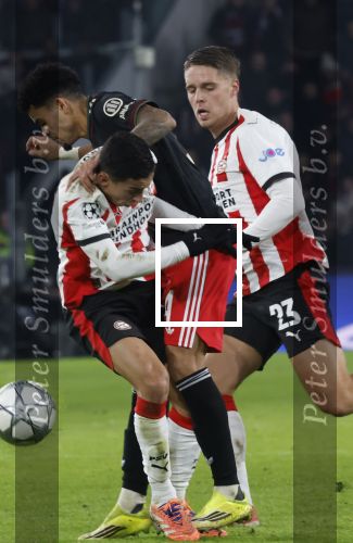 Eindhoven, 28 Januari 2026
Laatste wedstrijd in voorronde Champions League
PSV-Bayern Munchen, eindstand 1-2
Mauro Junior in duel met Luis Diaz
