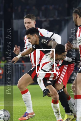 Eindhoven, 28 Januari 2026
Laatste wedstrijd in voorronde Champions League
PSV-Bayern Munchen, eindstand 1-2
Mauro Junior in duel met Luis Diaz