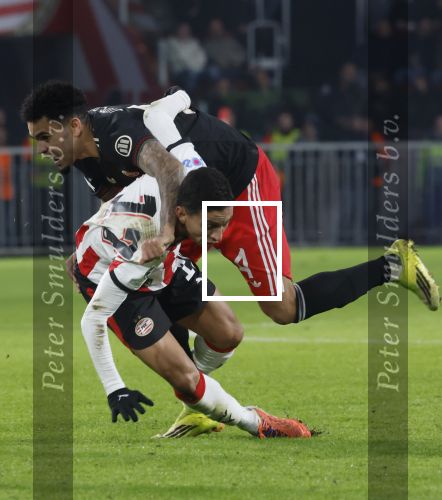 Eindhoven, 28 Januari 2026
Laatste wedstrijd in voorronde Champions League
PSV-Bayern Munchen, eindstand 1-2
Mauro Junior in duel met Luis Diaz