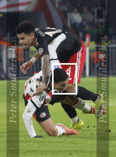 Eindhoven, 28 Januari 2026
Laatste wedstrijd in voorronde Champions League
PSV-Bayern Munchen, eindstand 1-2
Mauro Junior in duel met Luis Diaz