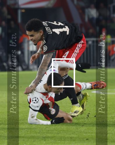Eindhoven, 28 Januari 2026
Laatste wedstrijd in voorronde Champions League
PSV-Bayern Munchen, eindstand 1-2
Mauro Junior in duel met Luis Diaz