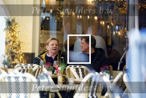 Amsterdam 29 december 2025
Michiel v Erp met (een) vriend  op terras in Amsterdam zuid.