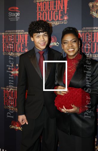 Utrecht 14 januari 2026
Premiere April Darby bij moulin Rouge in Beatrixtheater .Natacha Harlequin kwam met haar zoon