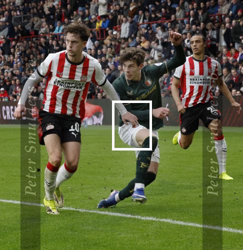 Eindhoven, 1 Februari 2026
Kompetitiewedstrijd PSV-Feyenoord, eindstand 3-0
Paul Wanner in duel Jordan Bos