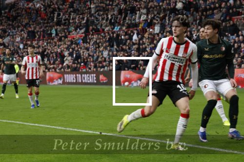 Eindhoven, 1 Februari 2026
Kompetitiewedstrijd PSV-Feyenoord, eindstand 3-0
Paul Wanner in duel Jordan Bos