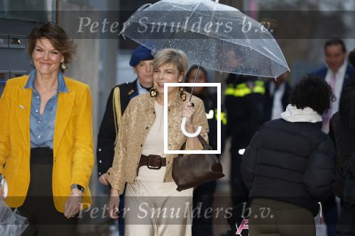 Amsterdam 21 januari 2026
Prinses Laurentien leest voor de 20e keer voor aan kinderen in de Bibliotheek Reigersbos in Amsterdam Bijlmer. Ze krijgt een kado uit handen van Eveline Aendekerk