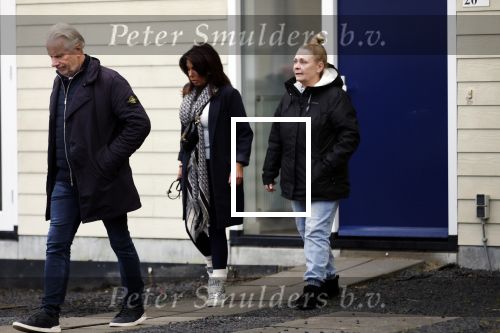 Vinkeveen 19 januari 2026
Rachel Hazes kroijgt de sleutels terug van haar huis in Vinkeveen . Marieke v Beek verloor rechtszaak en moet uit het huis . Rachel kwam samen met een makelaar