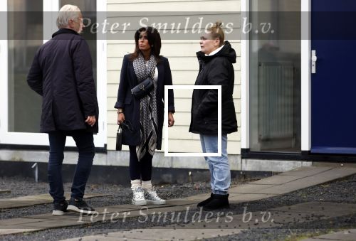 Vinkeveen 19 januari 2026
Rachel Hazes kroijgt de sleutels terug van haar huis in Vinkeveen . Marieke v Beek verloor rechtszaak en moet uit het huis . Rachel kwam samen met een makelaar