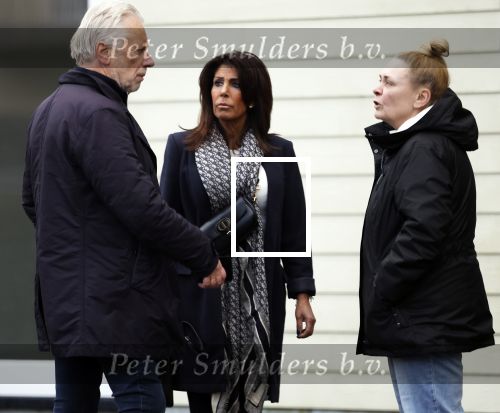 Vinkeveen 19 januari 2026
Rachel Hazes kroijgt de sleutels terug van haar huis in Vinkeveen . Marieke v Beek verloor rechtszaak en moet uit het huis . Rachel kwam samen met een makelaar