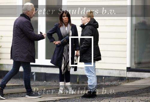 Vinkeveen 19 januari 2026
Rachel Hazes kroijgt de sleutels terug van haar huis in Vinkeveen . Marieke v Beek verloor rechtszaak en moet uit het huis . Rachel kwam samen met een makelaar