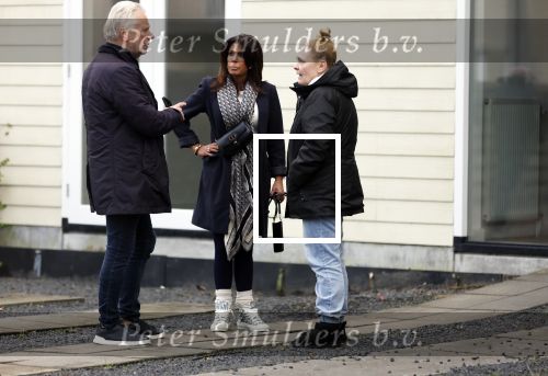 Vinkeveen 19 januari 2026
Rachel Hazes kroijgt de sleutels terug van haar huis in Vinkeveen . Marieke v Beek verloor rechtszaak en moet uit het huis . Rachel kwam samen met een makelaar