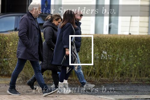 Vinkeveen 19 januari 2026
Rachel Hazes kroijgt de sleutels terug van haar huis in Vinkeveen . Marieke v Beek verloor rechtszaak en moet uit het huis . Rachel kwam samen met een makelaar