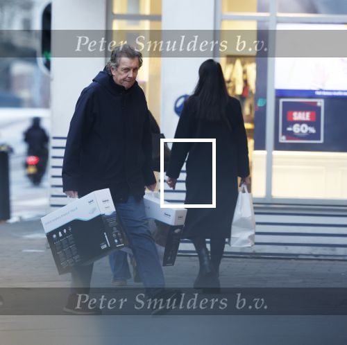 Amsterdam 8 januari 2026
Robert ten Brink heeft met zijn vrouw 2 nieuwe kussens gekocht .