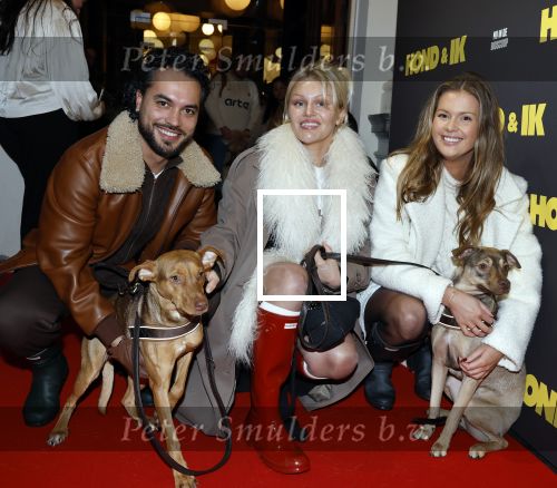 Amsterdam 6 januari 2025
Premiere Hond en ik in het vondelparkpaviljoen . Roxanne Kwant kwam met haar vriend