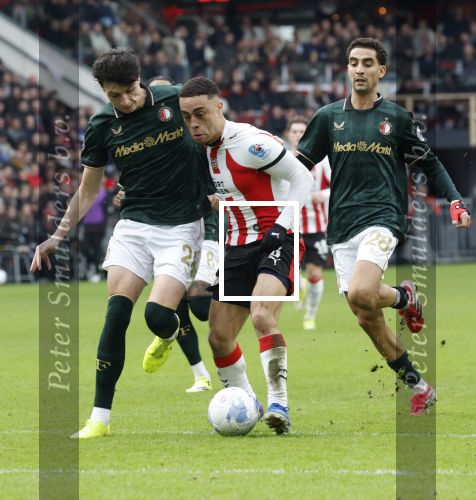Eindhoven, 1 Februari 2026
Kompetitiewedstrijd PSV-Feyenoord, eindstand 3-0
Sergino Dest in duel met Anel Ahmedhodzic
