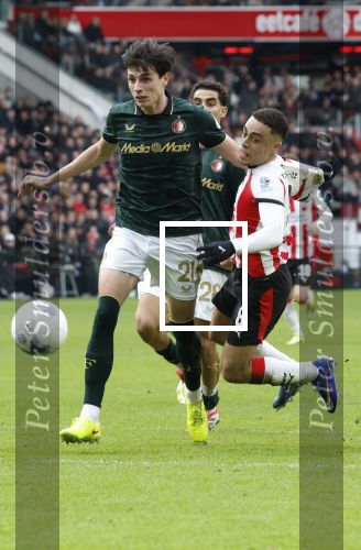 Eindhoven, 1 Februari 2026
Kompetitiewedstrijd PSV-Feyenoord, eindstand 3-0
Sergino Dest in duel met Anel Ahmedhodzic