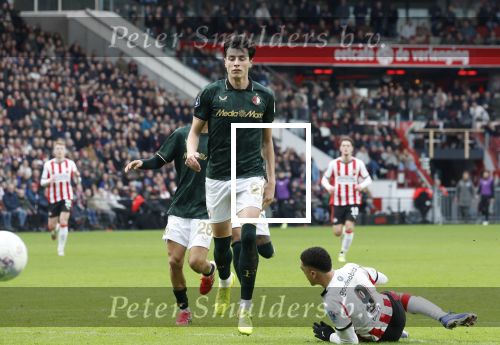 Eindhoven, 1 Februari 2026
Kompetitiewedstrijd PSV-Feyenoord, eindstand 3-0
Sergino Dest in duel met Anel Ahmedhodzic