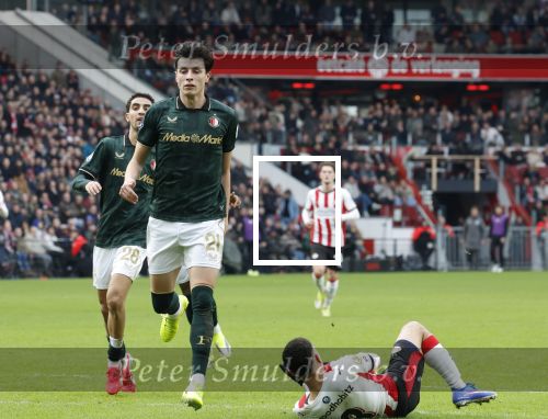 Eindhoven, 1 Februari 2026
Kompetitiewedstrijd PSV-Feyenoord, eindstand 3-0
Sergino Dest in duel met Anel Ahmedhodzic