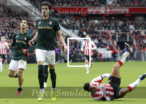 Eindhoven, 1 Februari 2026
Kompetitiewedstrijd PSV-Feyenoord, eindstand 3-0
Sergino Dest in duel met Anel Ahmedhodzic