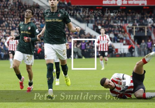 Eindhoven, 1 Februari 2026
Kompetitiewedstrijd PSV-Feyenoord, eindstand 3-0
Sergino Dest in duel met Anel Ahmedhodzic