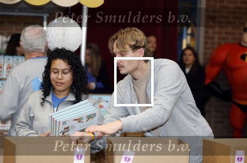 Rotterdam 15 januari 2026
Koningin Maxima bezoekt stichting jarige Job en pakt samen met de andere vrijwilligers de miljoenste doos / box in .