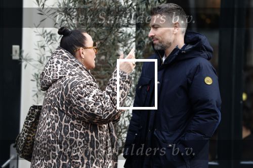 Abcoude 19 januari 2026
Trijntje Oosterhuis in gesprek op straat in Abcoude