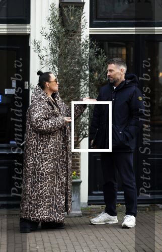 Abcoude 19 januari 2026
Trijntje Oosterhuis in gesprek op straat in Abcoude
