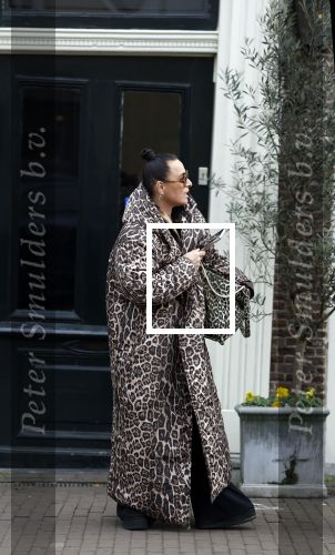 Abcoude 19 januari 2026
Trijntje Oosterhuis in gesprek op straat in Abcoude