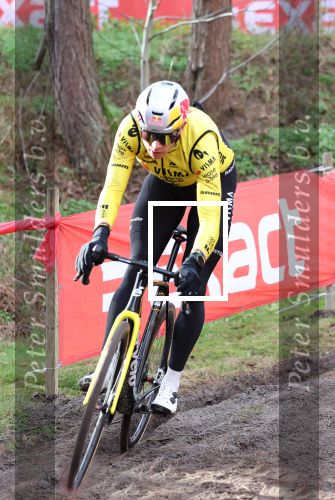 Mol Belgie 2 Januari 2026
Zilvermeercross Mol
Wout v Aert