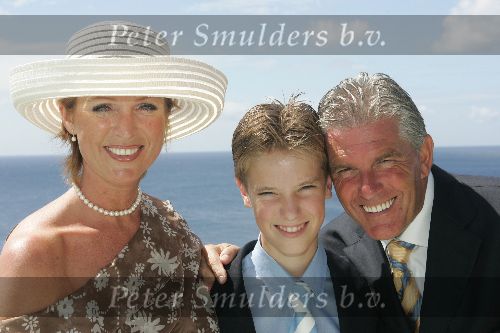 Curacao, 30 December 2004
Trouwfeest Edwin smulders, papa Peter Smulders met zijn vrouw Ingeborg smulders en jongste zoon Junior Smulders